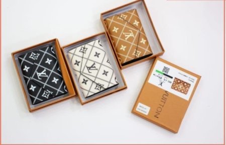 جزدان لويس فيتون صغير جدًّا للبطاقات والنّقديّ الورق